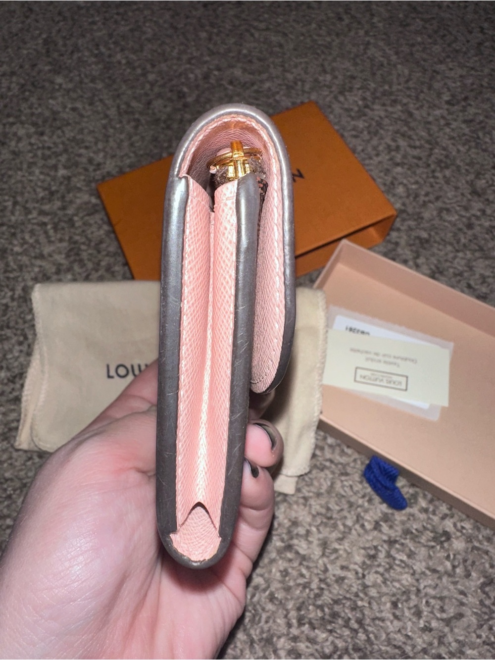 Louis Vuitton Rosalie Coin Purse - Picture 4 of 16